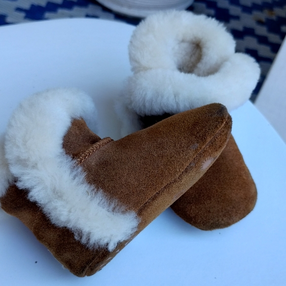Baby Ugg Booties - Picture 3 of 9